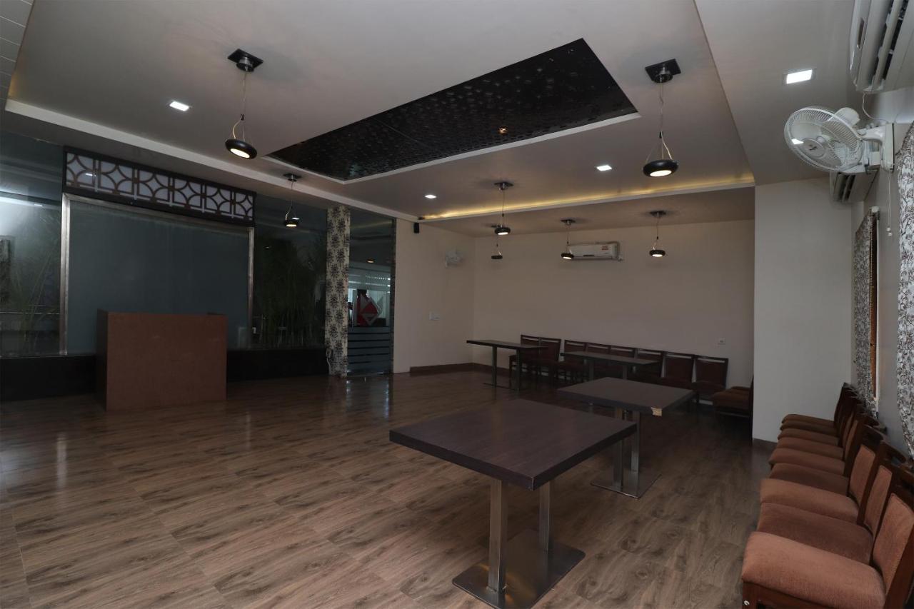 Oyo 29382 Golden Laurel Inn Deoria Exterior photo
