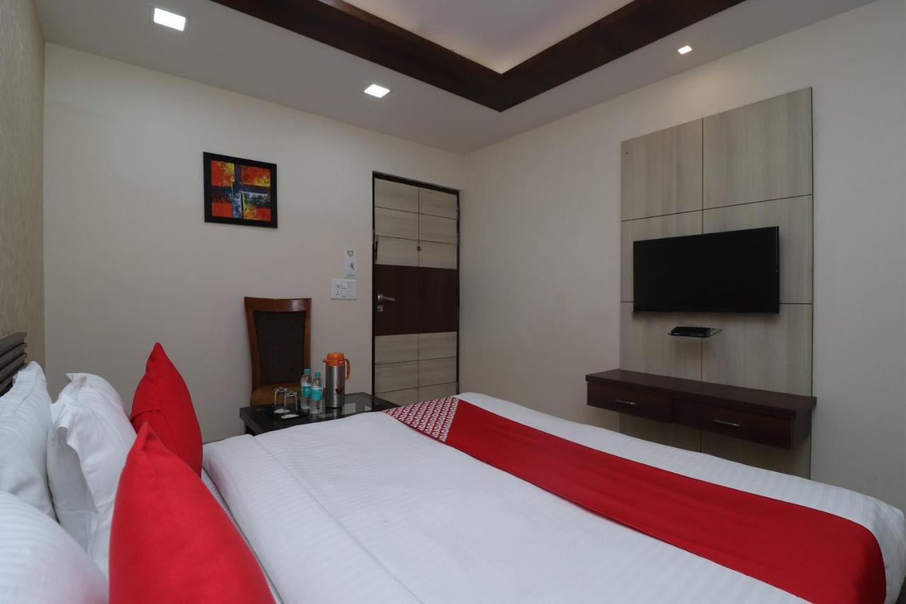 Oyo 29382 Golden Laurel Inn Deoria Exterior photo