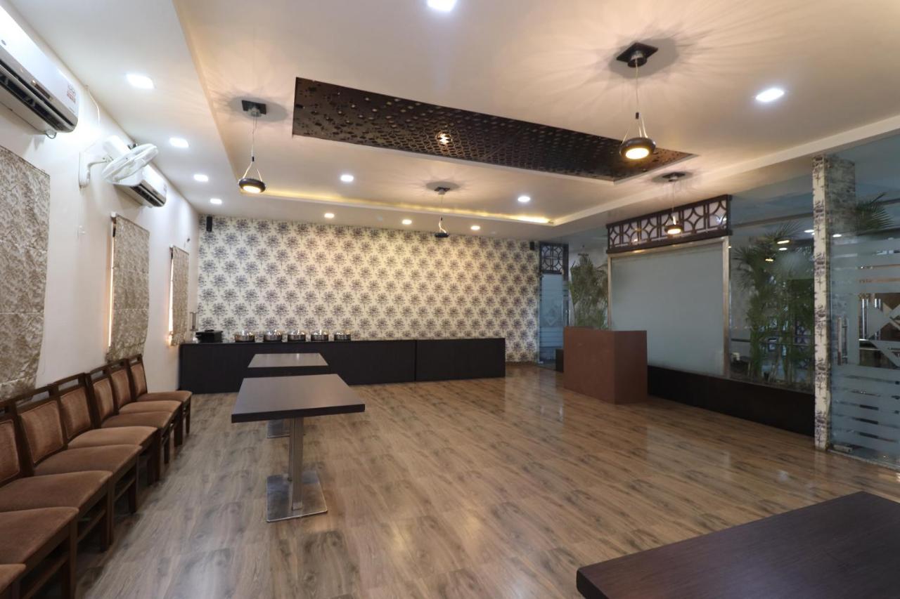 Oyo 29382 Golden Laurel Inn Deoria Exterior photo